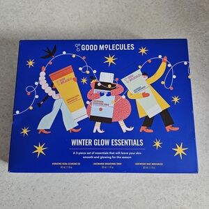 Good Molecules Winter Glow Essentials Skincare Set